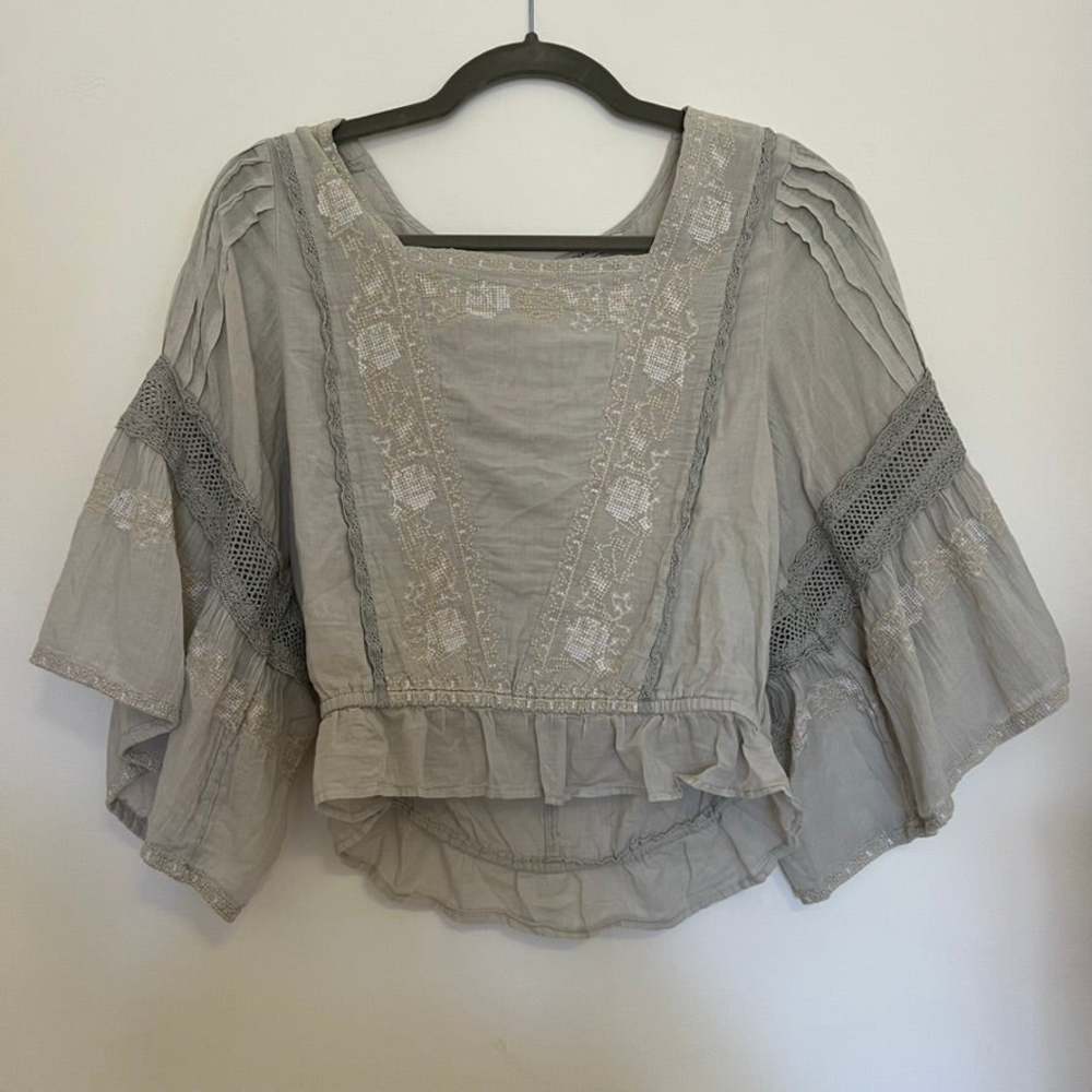 American Eagle Grey Embroidered Bell Sleeve Crop Blouse Medium